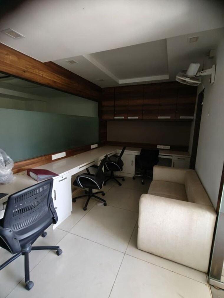 Team Area, parshwanath-business-park Commercial Office Space 982 Sq.Ft. In Prahlad Nagar Ahmedabad 10362124