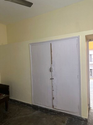 Room in 2 BHK Builder Floor at Sector 21 – for Rent