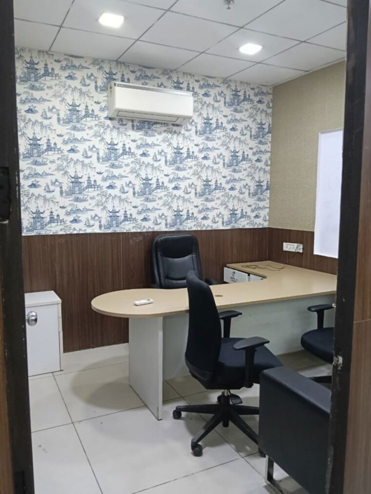 Team Area, sector 63 Commercial Office Space 1700 Sq.Ft. In Sector 63 Noida 10362177