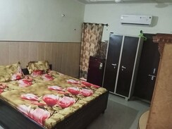 1 RkBuilder Floor For Rent in Sector 63