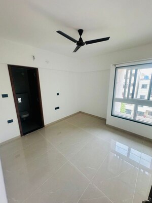 Room in 2 BHK Apartment at Shapoorji Pallonji Joyville Hadapsar Annexe, Hadapsar – for Rent