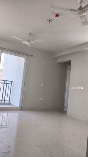 Room in 3 BHK Apartment at Eldeco Live By The Greens, Sector 150 – for Rent