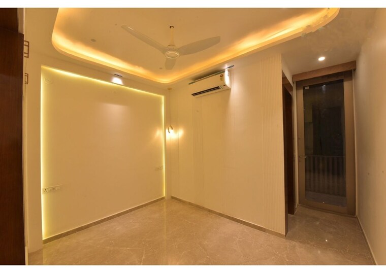 Room, dlf phase i 3 Bedroom 200 Sq.Yd. Builder Floor In Dlf Phase I Gurgaon 10362208