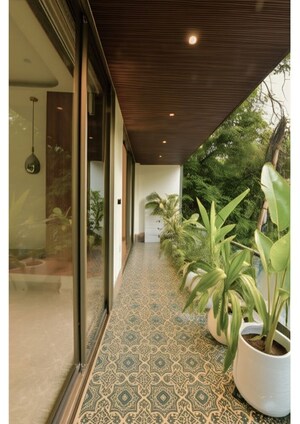 Balcony in 3 BHK Builder Floor at Dlf Phase I – for Sale
