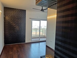 Room in 2 BHK Apartment at Elite Golf Green, Sector 79 – for Rent