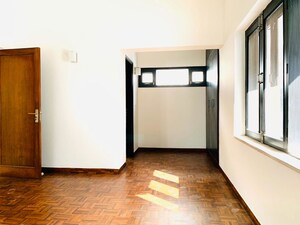 Room in 4 BHK Builder Floor at Jangpura – for Rent