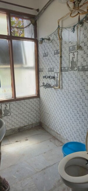 Living Room in 1 RK Builder Floor at Sector 44 – for Rent