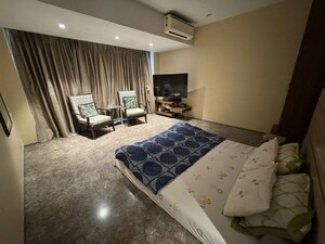 Bedroom in 4 BHK Apartment at Prabhadevi – for Rent
