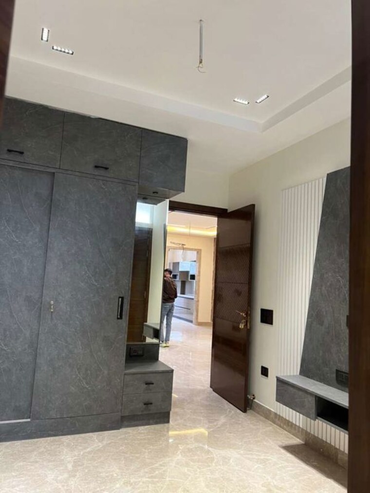 Room, ashok vihar 3 Bedroom 150 Sq.Yd. Builder Floor In Ashok Vihar Delhi 10362266