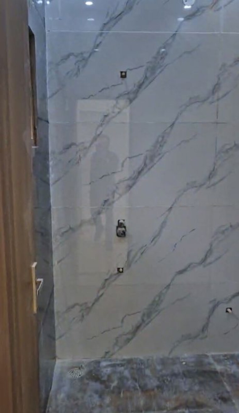 Bathroom, lohgarh 3 Bedroom 180 Sq.Yd. Independent House In Lohgarh Zirakpur 10362256