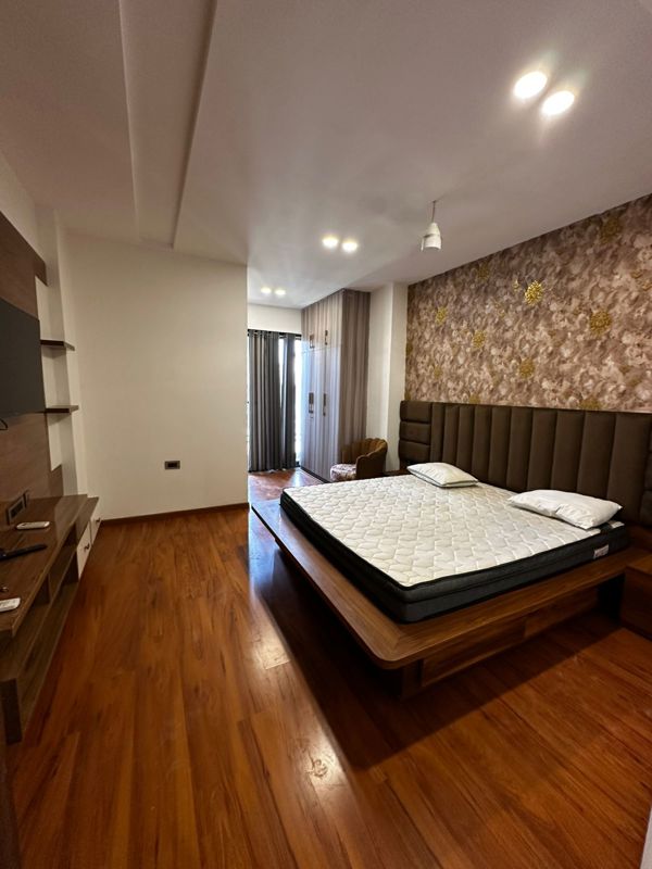 2 BHK Builder Floor For Rent in Sector 52