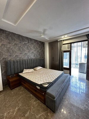 Bedroom in 2 BHK Builder Floor at Sector 52 – for Rent