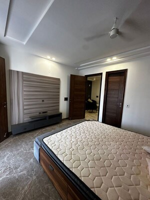 Bedroom in 2 BHK Builder Floor at Sector 52 – for Rent