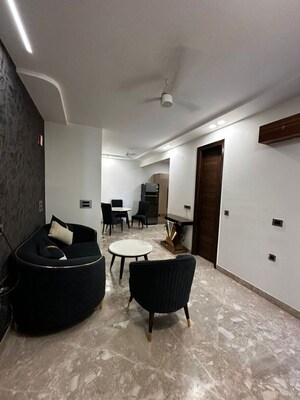 Team Area in 2 BHK Builder Floor at Sector 52 – for Rent