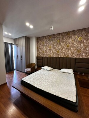 Bedroom in 2 BHK Builder Floor at Sector 52 – for Rent