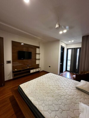 Bedroom in 2 BHK Builder Floor at Sector 52 – for Rent