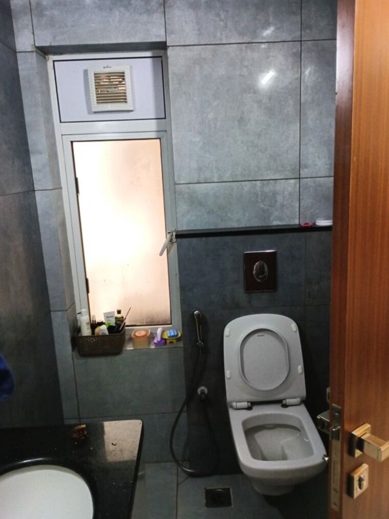 Bathroom, aparna-sarovar-zenith 2.5 Bedroom 1575 Sq.Ft. Apartment In Nallagandla Hyderabad 10362350