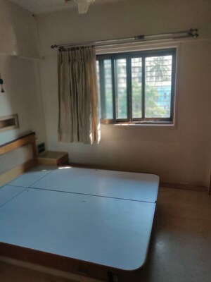 Room in 3 BHK Apartment at Summer Villa, Santacruz East – for Rent