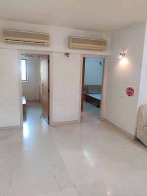 Room in 3 BHK Apartment at Summer Villa, Santacruz East – for Rent