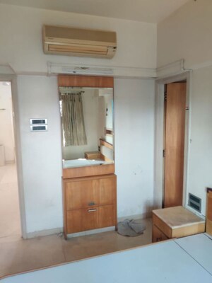 Room in 3 BHK Apartment at Summer Villa, Santacruz East – for Rent