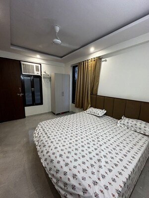 Bedroom in 1 BHK Builder Floor at Sector 57 – for Rent