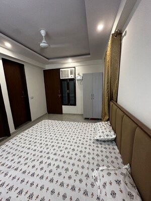 Bedroom in 1 BHK Builder Floor at Sector 57 – for Rent