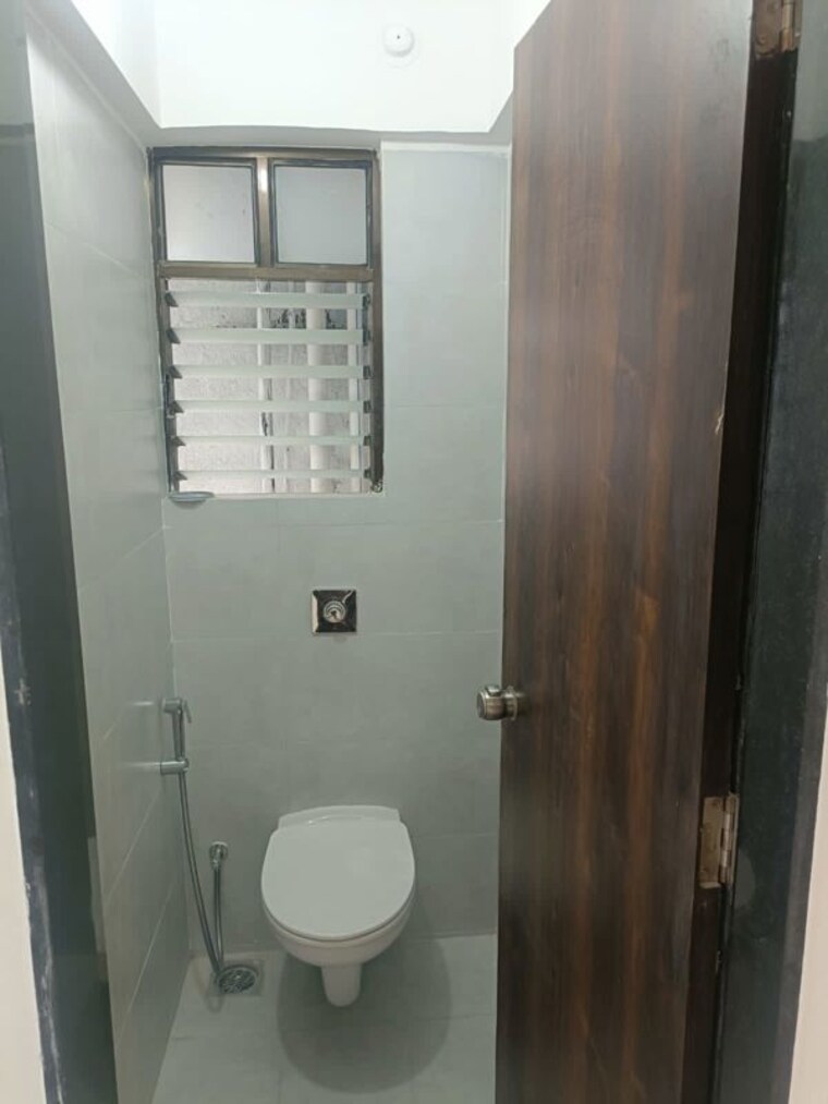 Bathroom, roshan-milestone 1 Bedroom 510 Sq.Ft. Apartment In Tathawade Pune 10362371