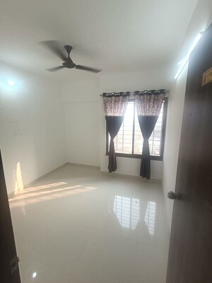 Room in 1 BHK Apartment at Roshan Milestone, Tathawade – for Rent
