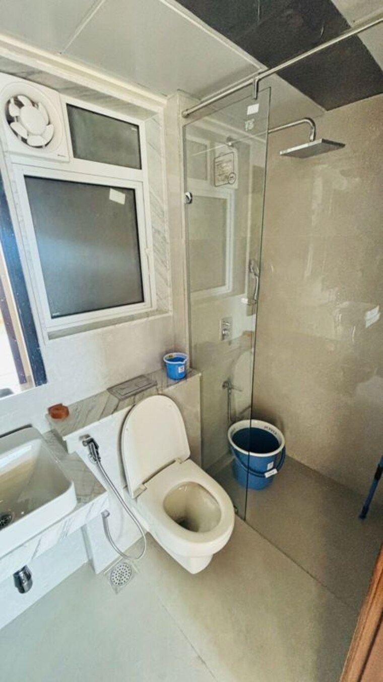 Bathroom, l-t-emerald-isle 3 Bedroom 1806 Sq.Ft. Apartment In Powai Mumbai 10362375