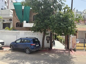 Parking in  Pg at Bais Godam – for Rent
