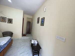 Room in  Pg at Bais Godam – for Rent