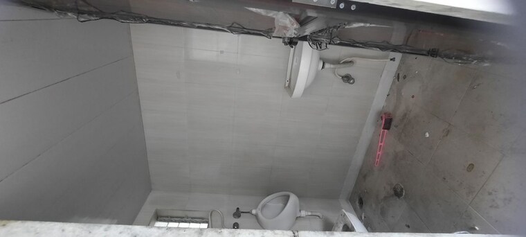 Bathroom, cosmos-plaza Commercial Office Space 1220 Sq.Ft. In Andheri West Mumbai 10362421