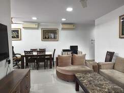 2.5 BHK + Pooja Room,Study Room Apartment For Rent in Oberoi Realty Woods