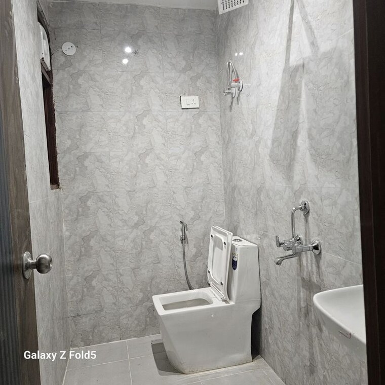 Bathroom, neb sarai 2 Bedroom 850 Sq.Ft. Builder Floor In Neb Sarai Delhi 10362479