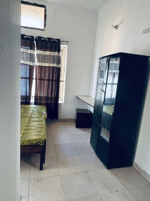 Living Room in 4 BHK Apartment at Sector 50 – for Rent
