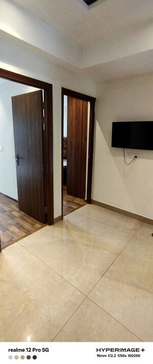 Room in 2 BHK Builder Floor at Suncity Vatsal Valley, Gwal Pahari – for Rent