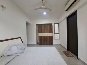 Room in 2 BHK Apartment at Lodha Luxuria, Majiwada – for Rent