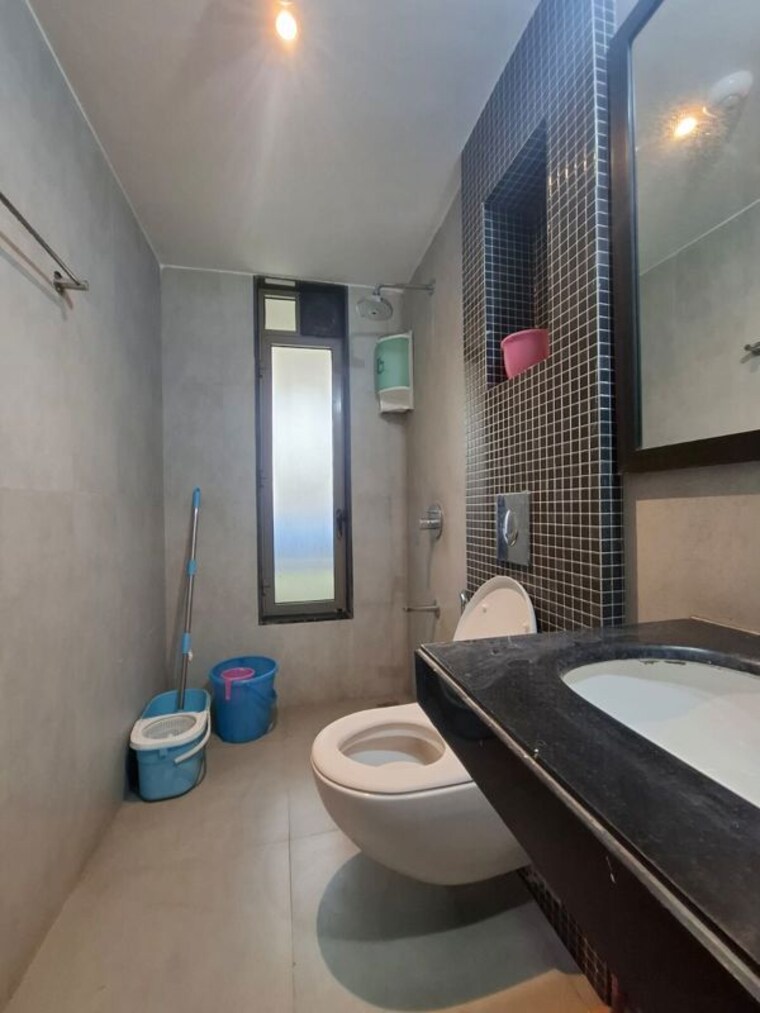 Bathroom, lodha-luxuria 2 Bedroom 770 Sq.Ft. Apartment In Majiwada Thane 10362535