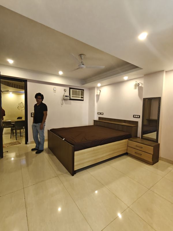 3 BHK 270 Sq.Yd. Builder Floor in Gupta Awas