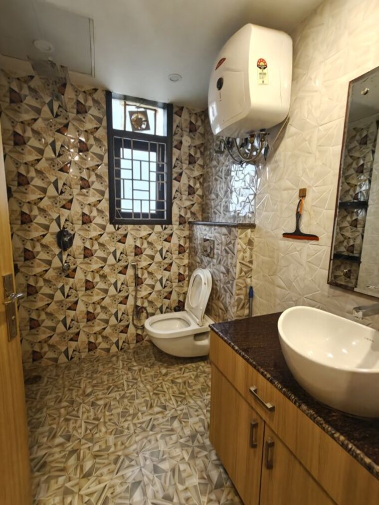 Bathroom, gupta-awas 3 Bedroom 270 Sq.Yd. Builder Floor In Sector 43 Gurgaon 10362548