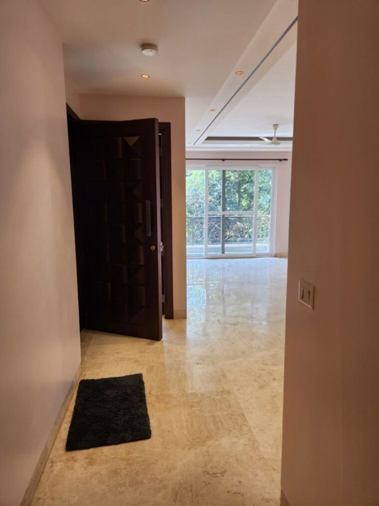 Room, east of kailash 6+ Bedroom 4500 Sq.Ft. Independent House In East Of Kailash Delhi 10362558
