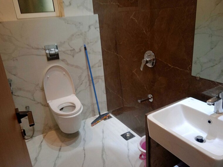 Bathroom, indiabulls-sky-forest 3 Bedroom 2350 Sq.Ft. Apartment In Lower Parel Mumbai 10362573