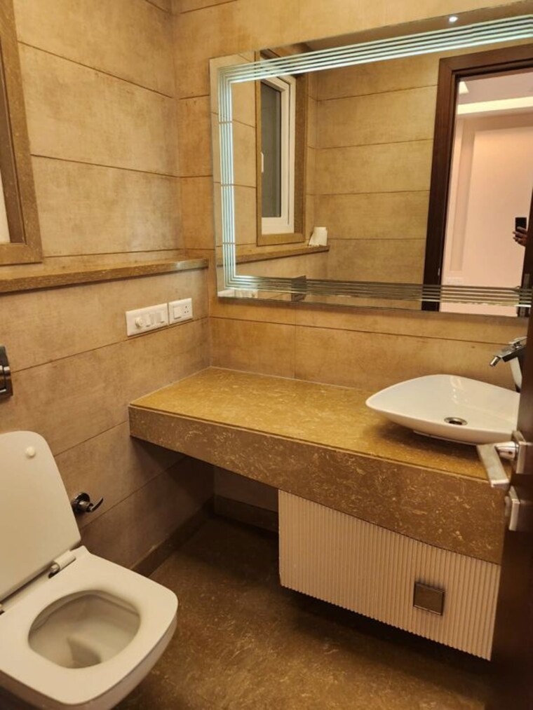 Bathroom, dayanand colony 2 Bedroom 900 Sq.Ft. Builder Floor In Dayanand Colony Delhi 10362571