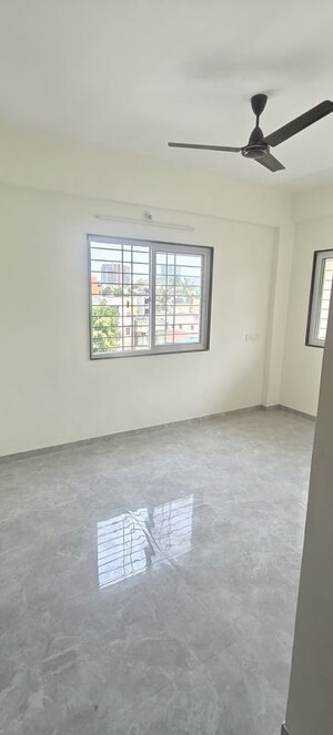 Room in 1 BHK Independent House at Kamgar Putala Vasahat – for Rent