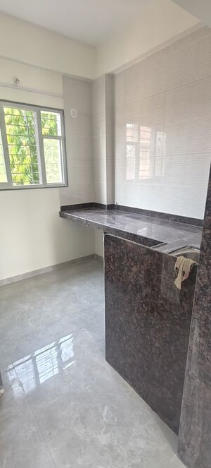 Room in 1 BHK Independent House at Kamgar Putala Vasahat – for Rent