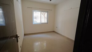 Room in 2 BHK Apartment at Omaxe Heights, Sector 86 – for Sale
