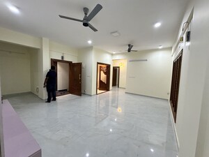 Room in 3 BHK Builder Floor at High Grounds – for Rent