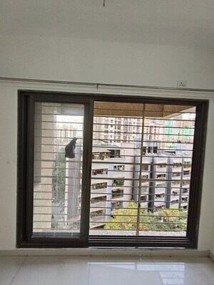 Room in 2 BHK Apartment at Acme Ozone, Manpada – for Rent