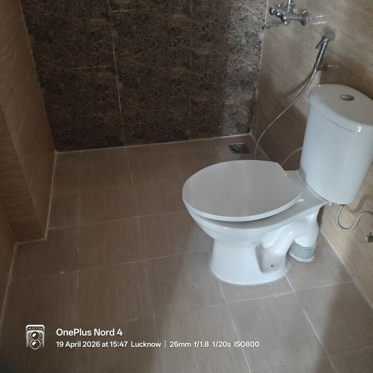 Bathroom, grand-omaxe 4 Bedroom 2400 Sq.Ft. Apartment In Gomti Nagar Lucknow 10362674