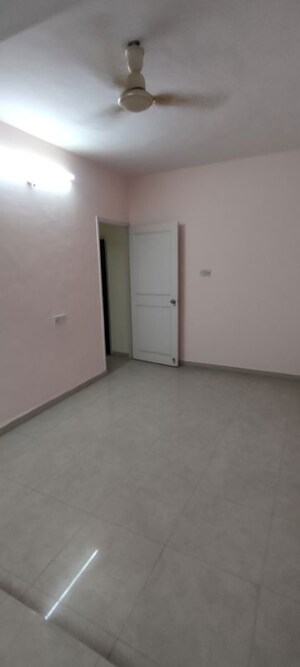Room in 1 BHK Apartment at Kandivali West – for Sale